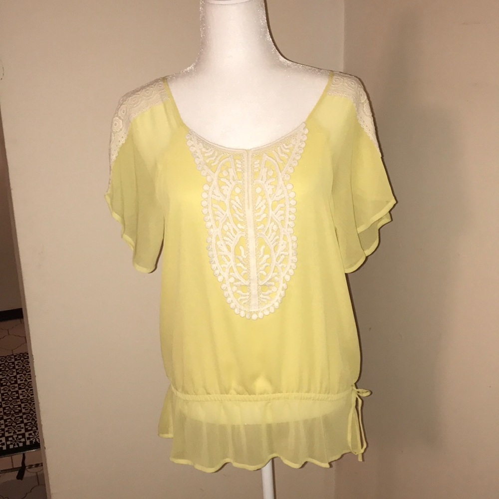 APT lady’s top